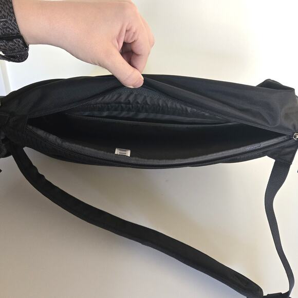 Thule Enroute 20L Black Backpack Travel Work Padded Laptop Sleeve Bag